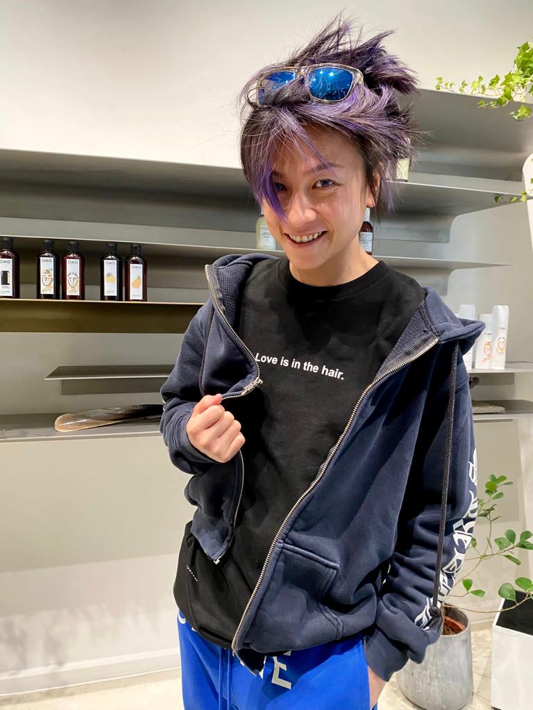 Marvin Lin X Aly Good Vibes - "Love is in the hair" Short Sleeve Tee,SHHH,OMG shampoo,Kore,hong kong salon,洗頭水,上環 hair salon,hair salon sheung wan,hair salon central,hair spa hong kong,luxury hair salon
